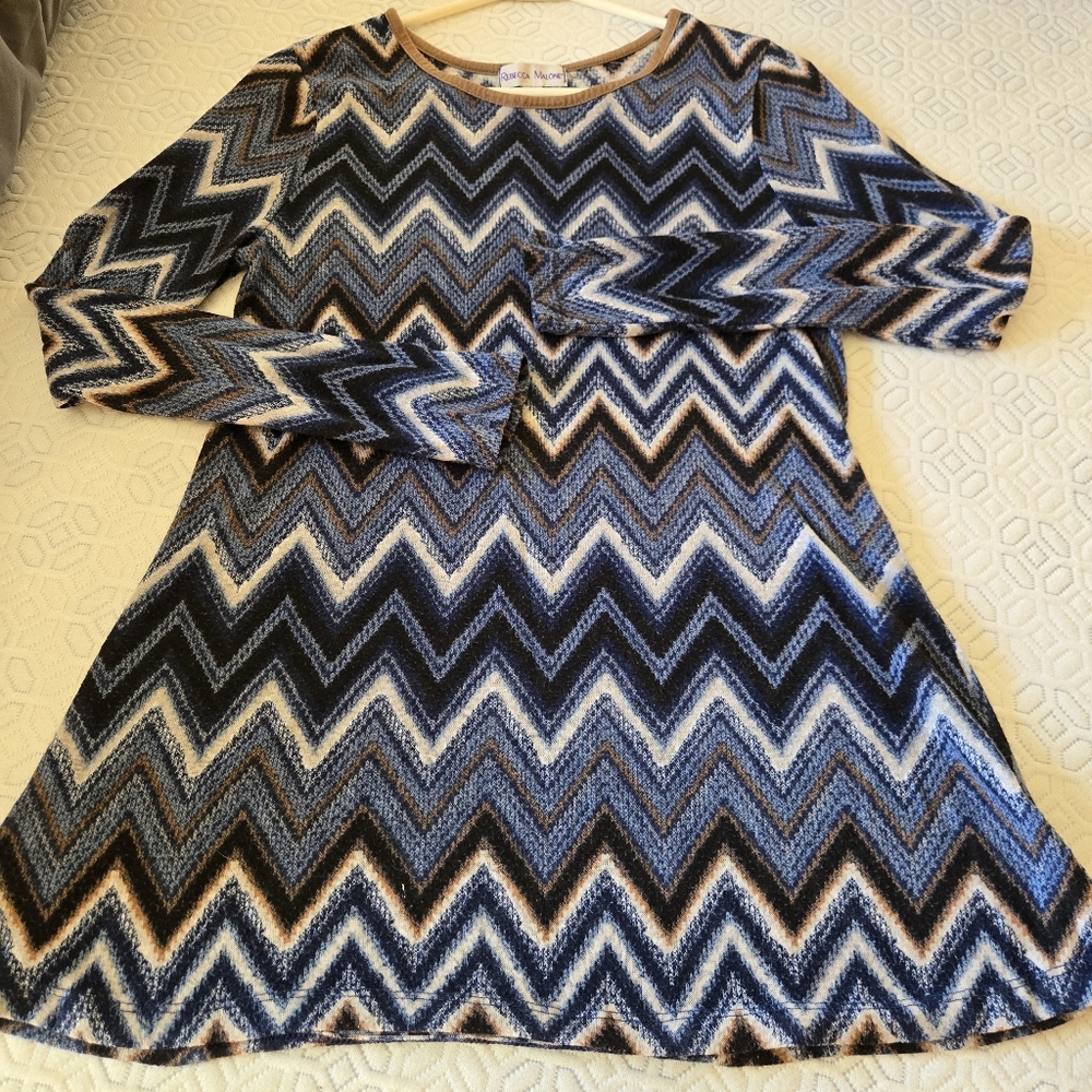 Rebecca Malone Zigzag Pattern Flared Top PTP=15.75"